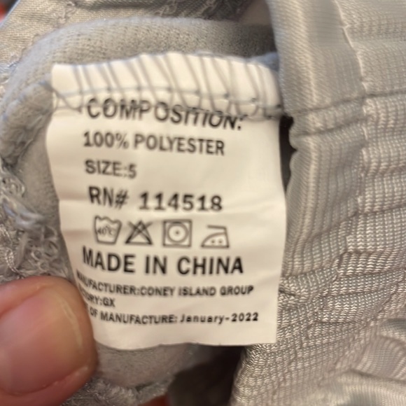 Love From The Heart Girl’s Top And Sweatpants Set, Size 5. Pink and Gray. - Picture 6 of 6